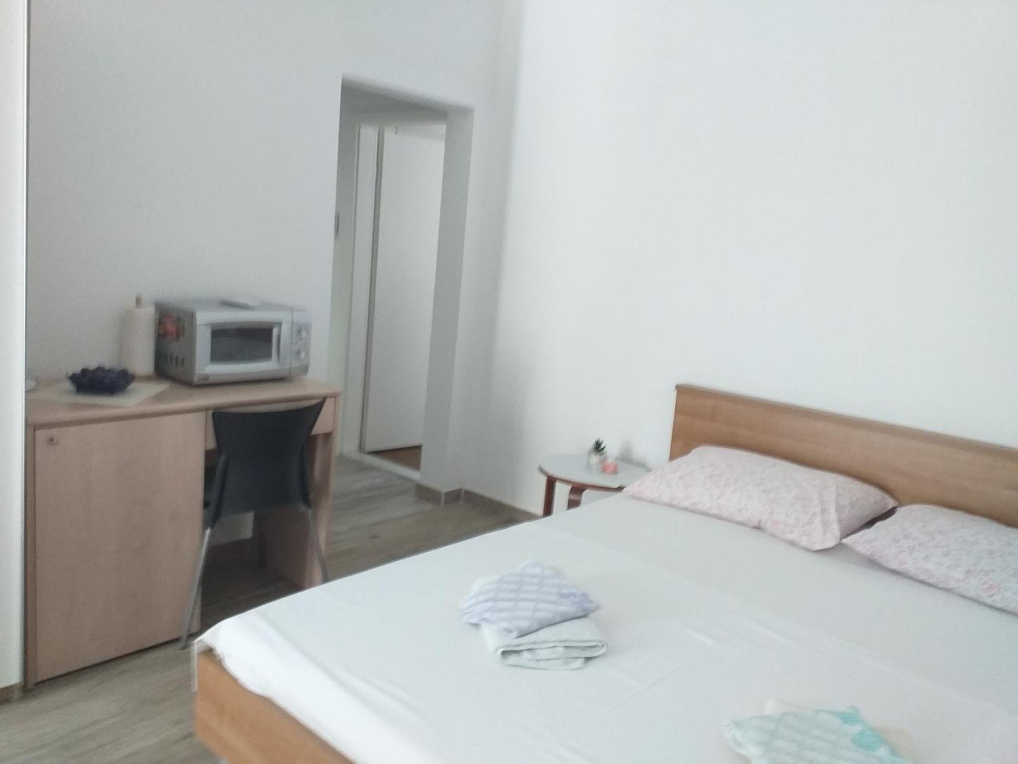 Apartment Domi Makarska